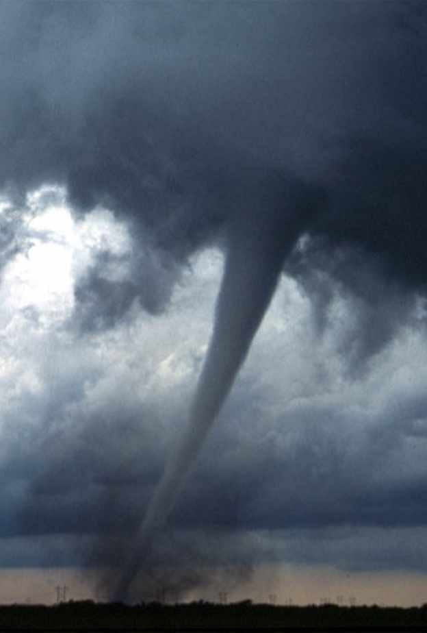 فيديو الإعصار تم تداوله بكثافة من قبل المغردين