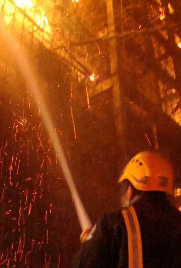 فرق الإنقاذ نقلت المرأة بمروحية خاصة للطوارئ