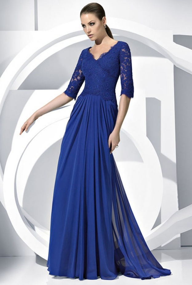 الفستان الازرق يليق بأم العروسة