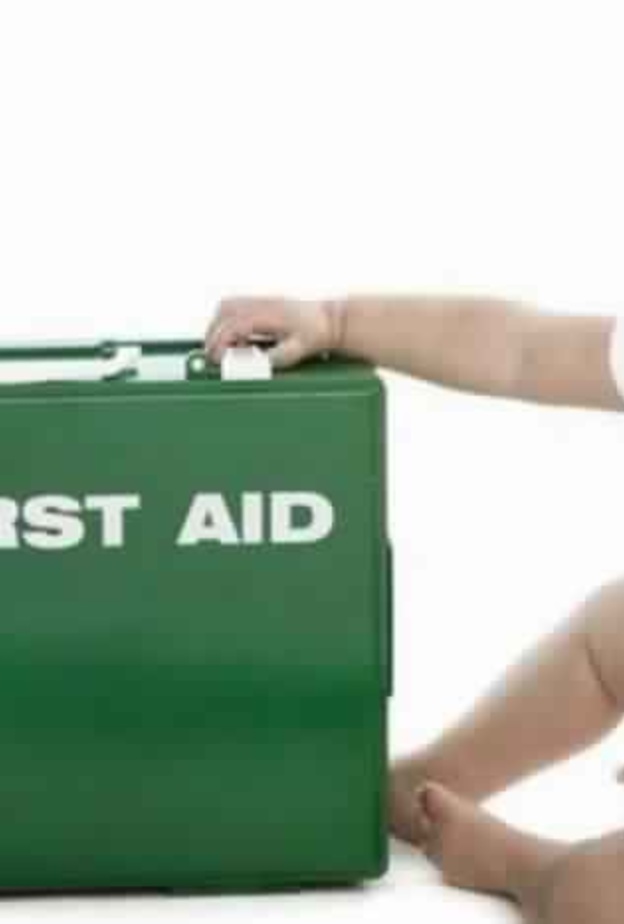 طرق الاسعافات الاولية للاطفال الرضع في المنزل