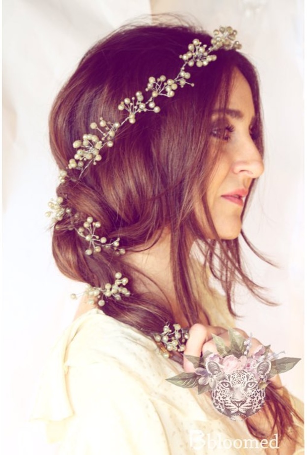 العروس باكسسوار مميز.