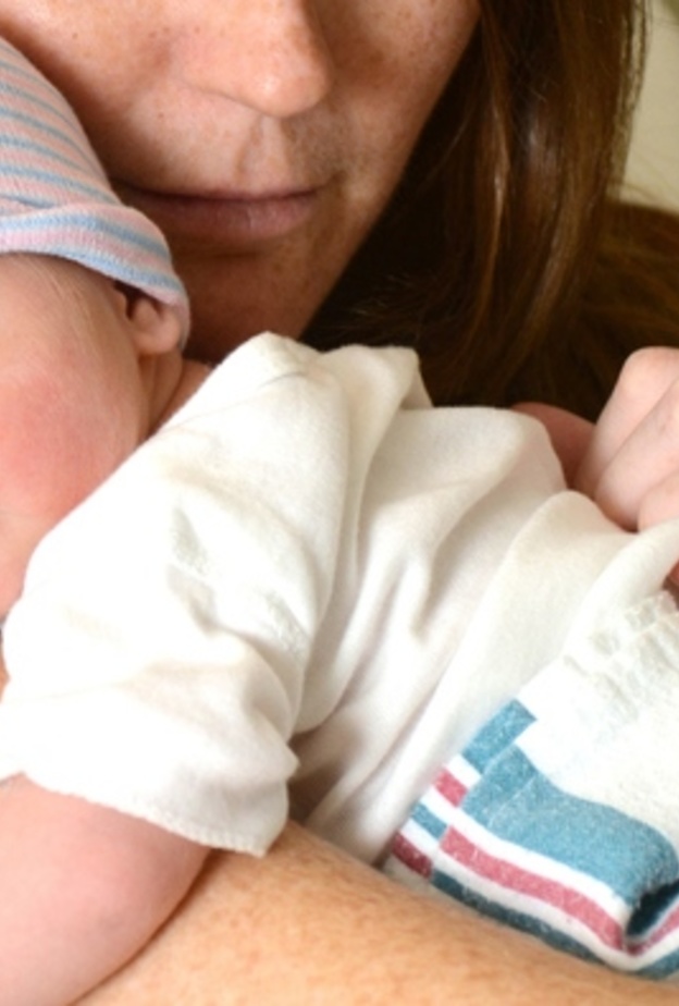 اجهاد الام يتسبب في انخفاض معدلات الرضاعة