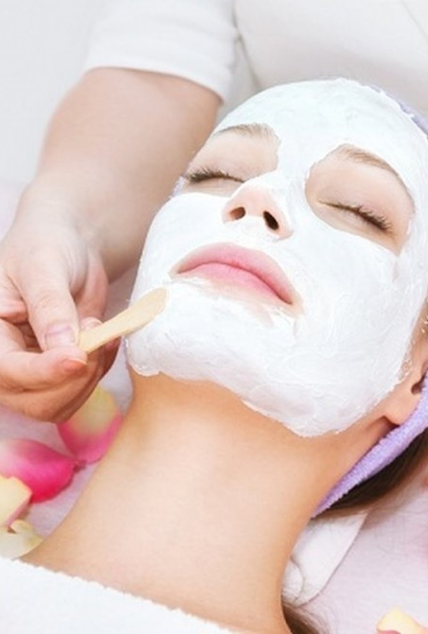 تبييض البشرة تمنح العروس جمال باهر