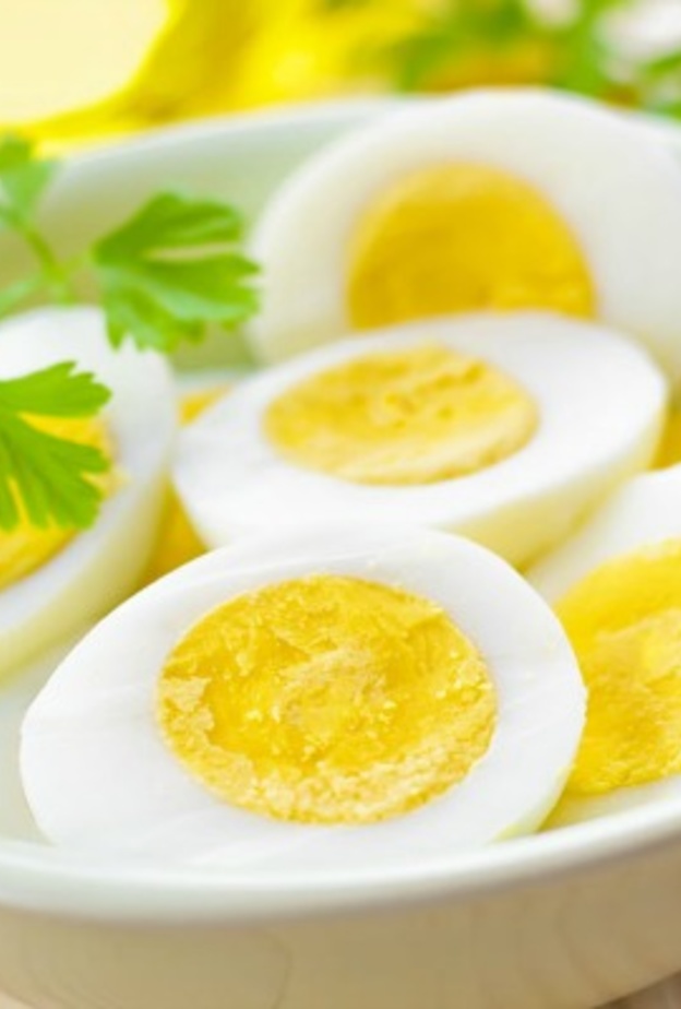 البيض مصدر الطاقة الصحي للجسم