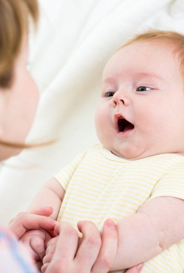 مراقبة نمو الطفل مهمة لمعرفة علامات الطفل السليم