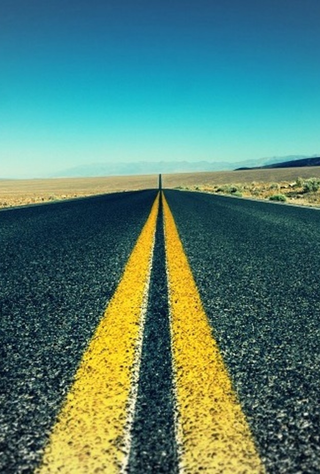 انصهار الأسفلت بسبب درجات الحرارة المرتفعة في الكويت