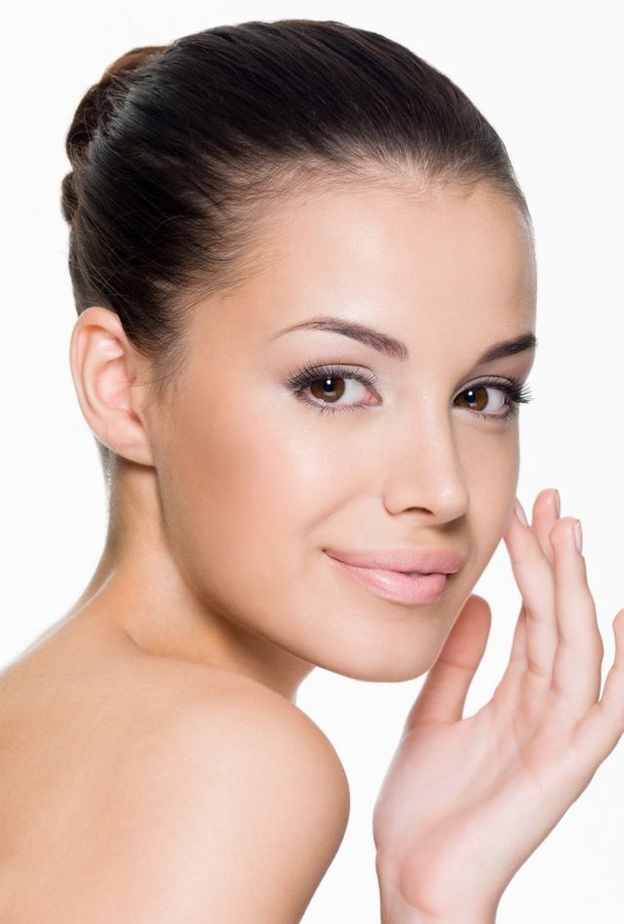 امسحي البشرة بقنطنة مببلة بالليمون