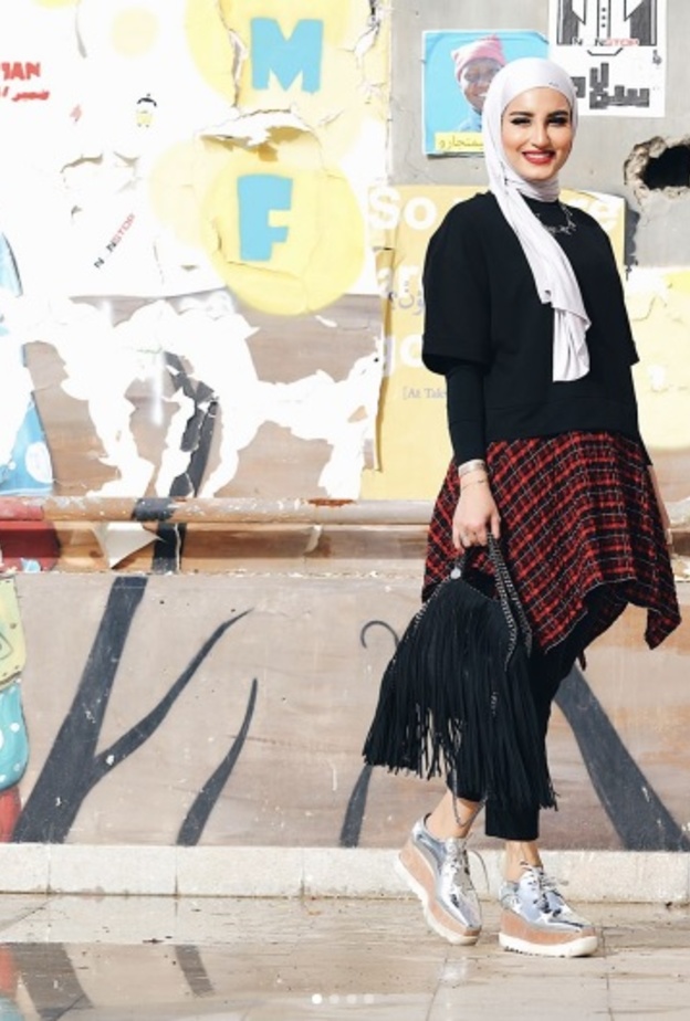 لينا الغوطي بإطلالة مميزة كاجوال