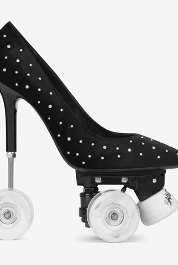 سان لوران يقدم أحذية التزلج لأول مرة في متاجر الشرق الأوسط