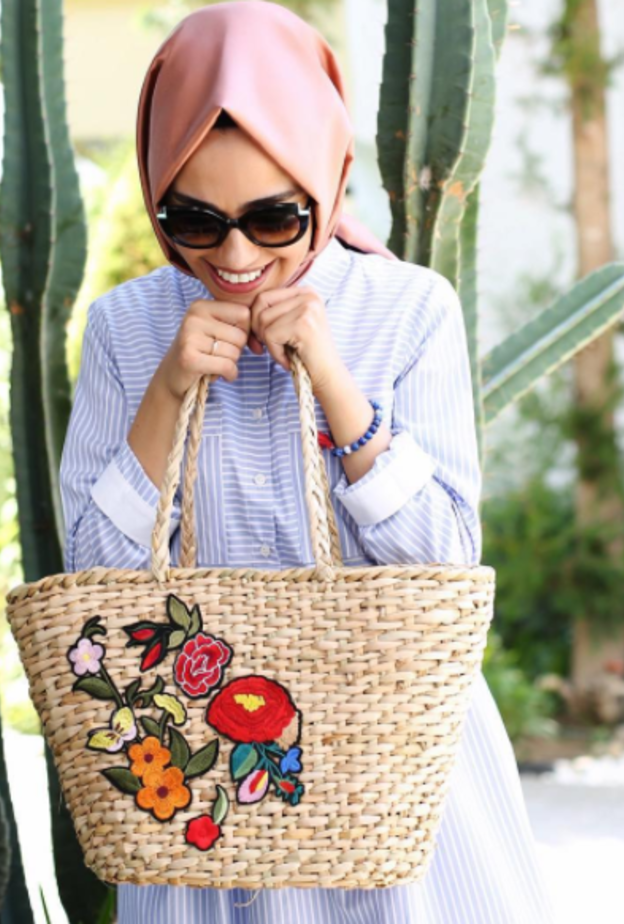 من أجمل الالوان هو الباستيل الاصفر الفاتح