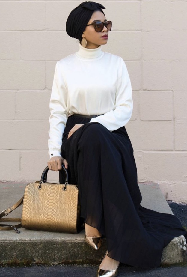  تنورة سوداء طويلة بقماش الشيفون من صوفيا غودسون