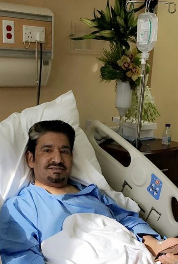  عبدالله السدحان على السرير الأبيض