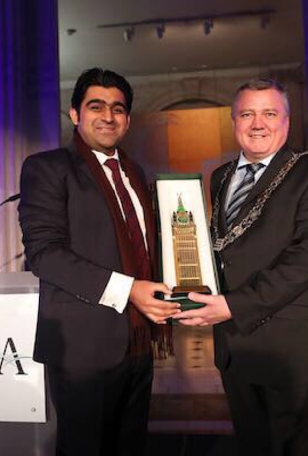 فوز طالبتان سعوديتان