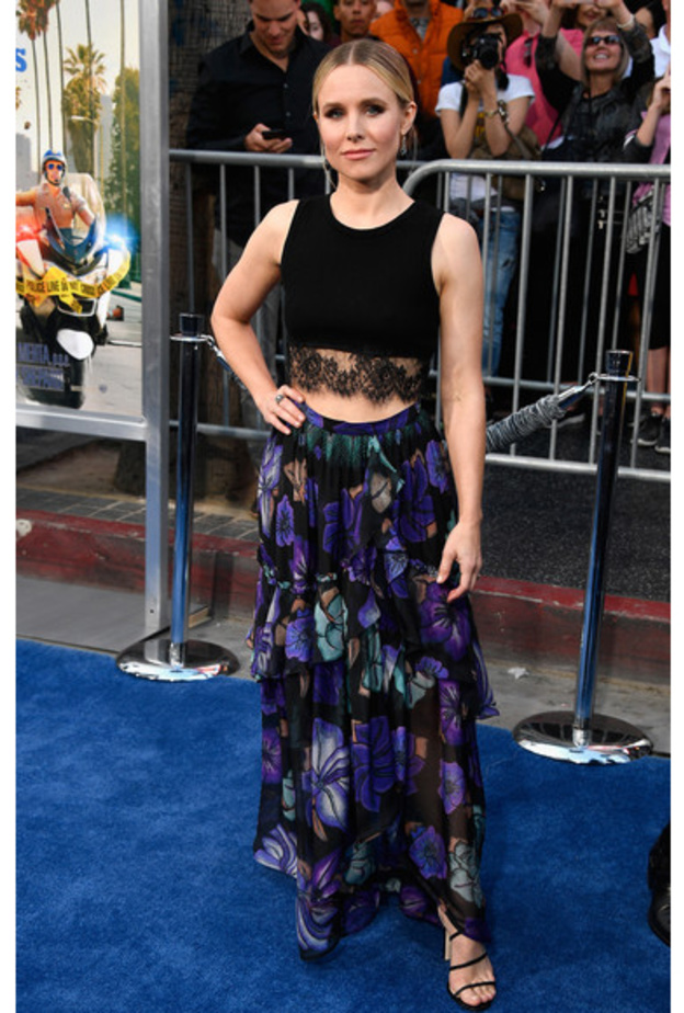 كريستن بيل في تنورة من Alberta Ferretti