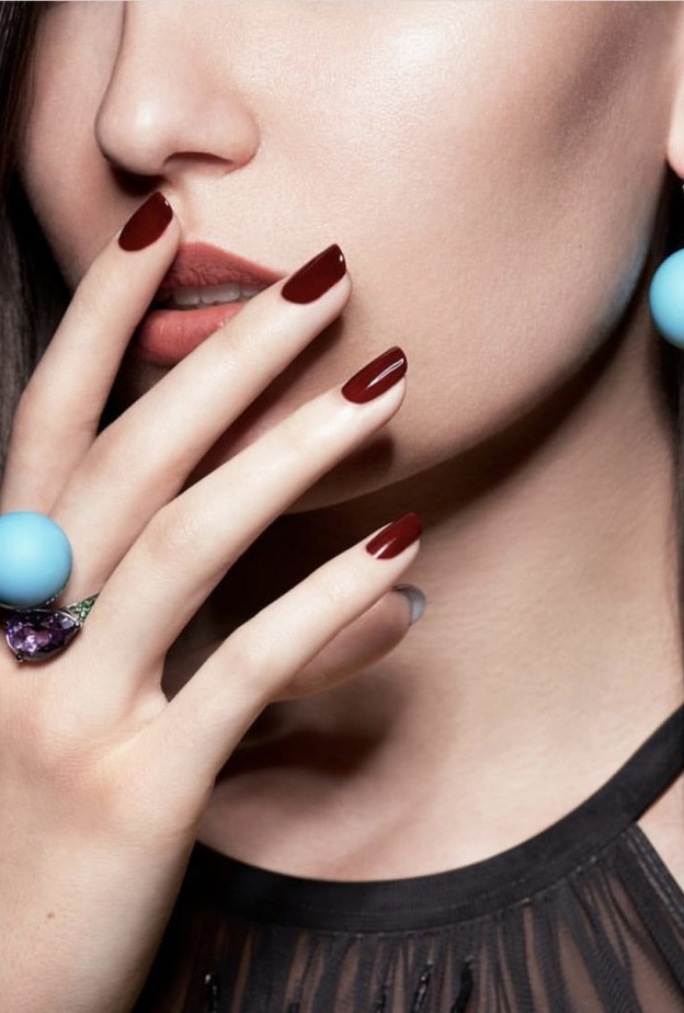 أقراط من حجر الفيروز من دي غريسوغونو