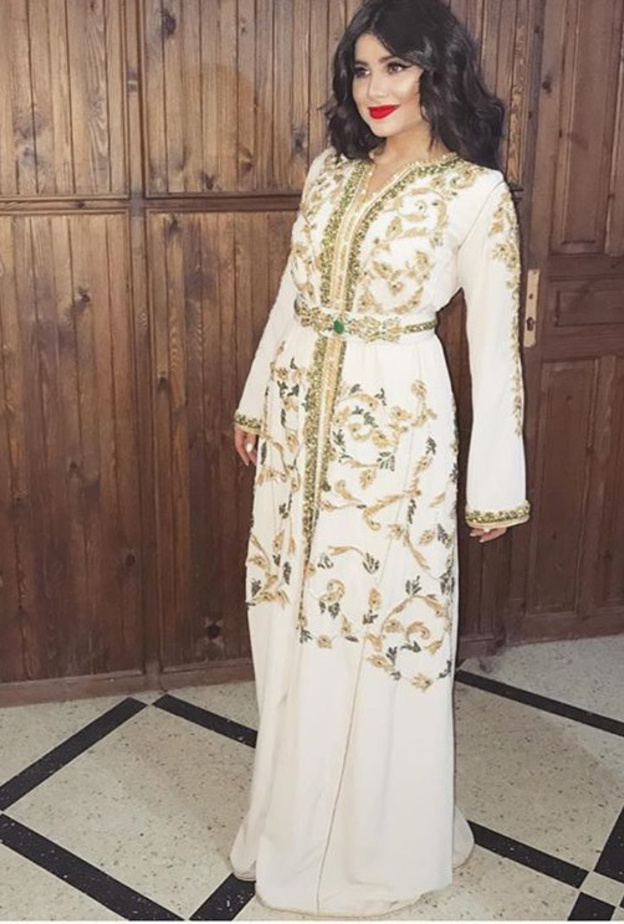  حنان الخضر بقفطان فائق الرّقي