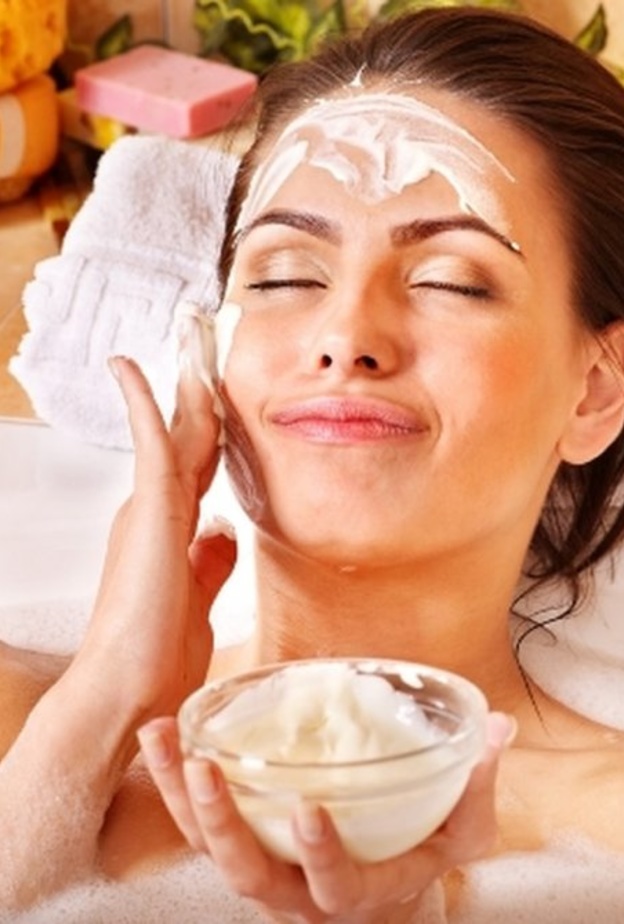 خلطة الزبادي والنشاء تخلصك من حب الشباب