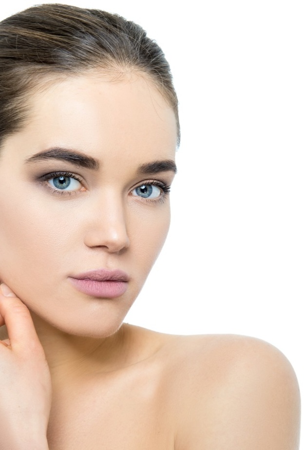 يساعد السكر في إزالة الجلد الميت