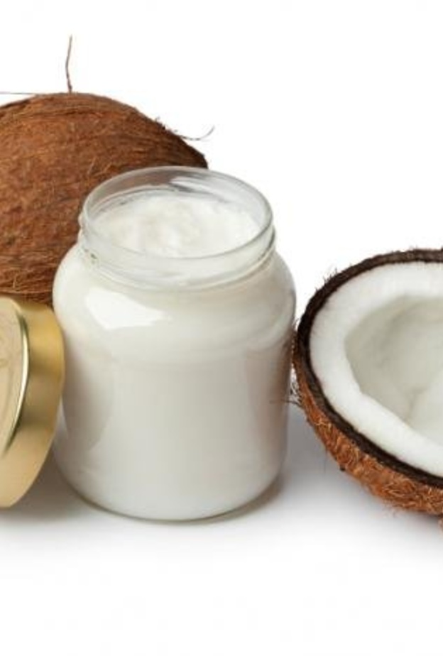 خلطة السكر و ماء جوز الهند للتخلص من الرؤوس السوداء