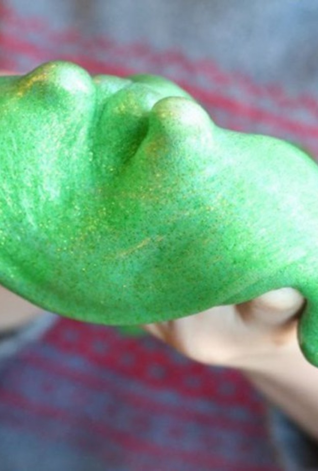 لعبة السلايم ستتسبب بحرق يد طفلك