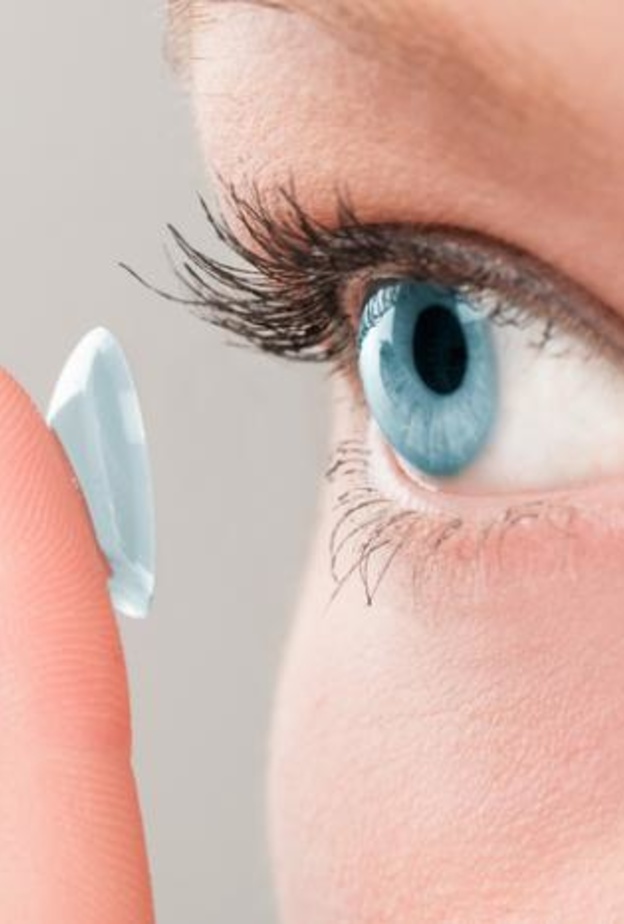 يجب مراجعة الطبيب فور ملاحظة وجود احمرار في العين