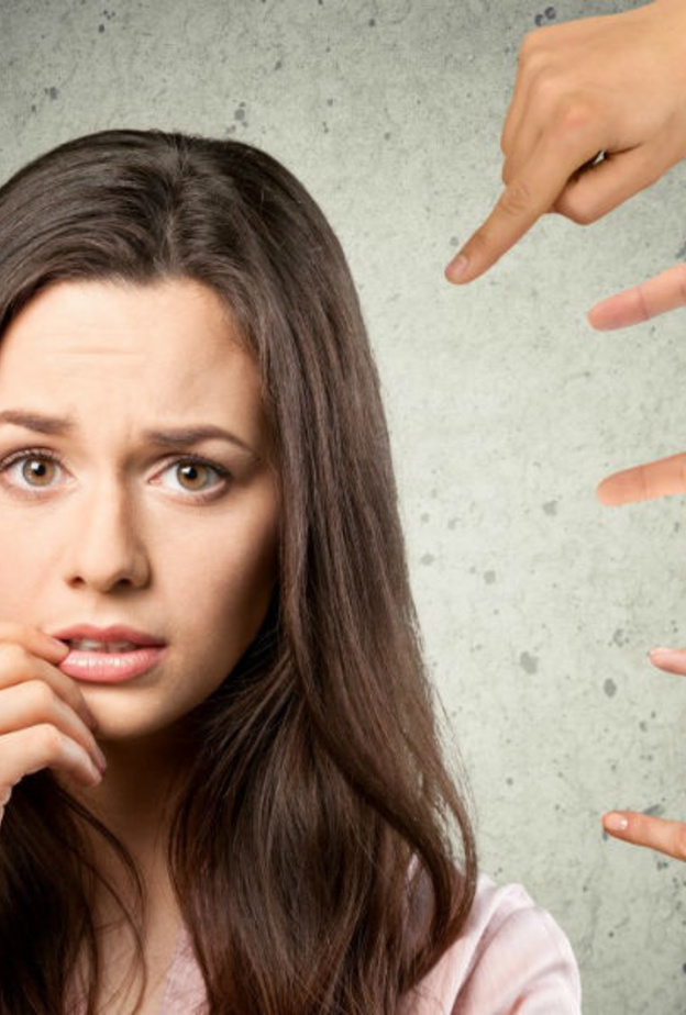 كيفية السيطرة على عقدة التقصير عند الأم