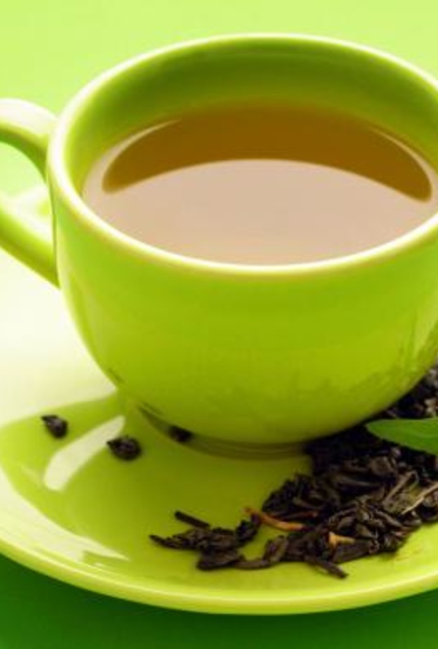 الشاي الأخضر يزيل السموم من الجسم