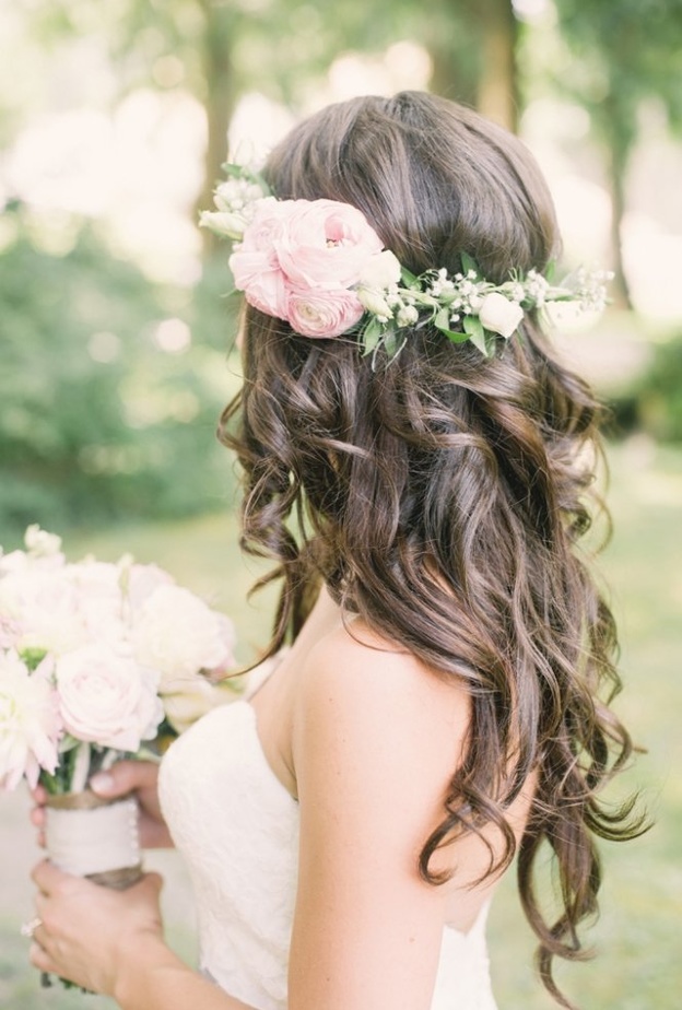 تسريحة شعر منسدل مموج