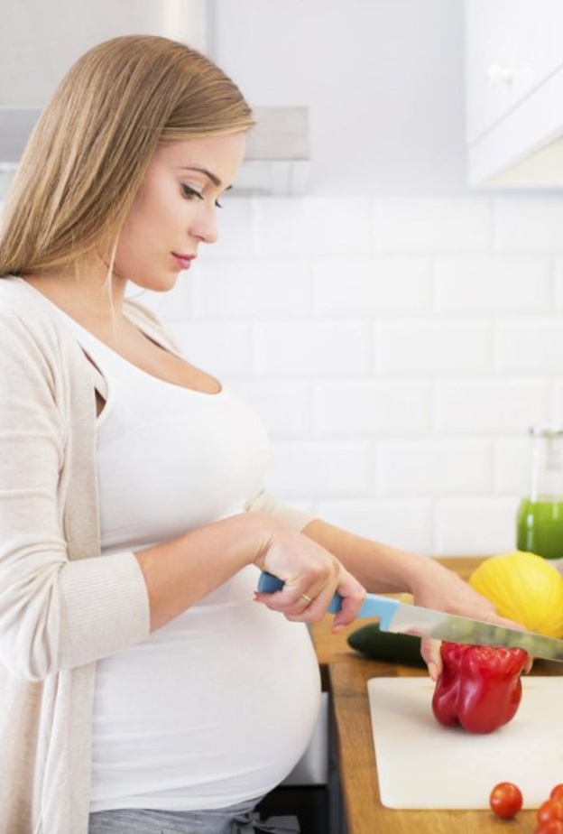 تعرض الحامل لحرارة الصيف يقلل من حجم الجنين 