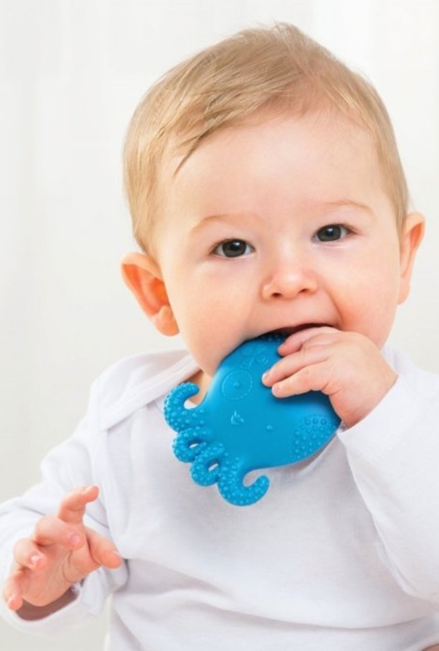 الطرق الصحيحة للعناية بصحة الاسنان والفم للاطفال والرضع