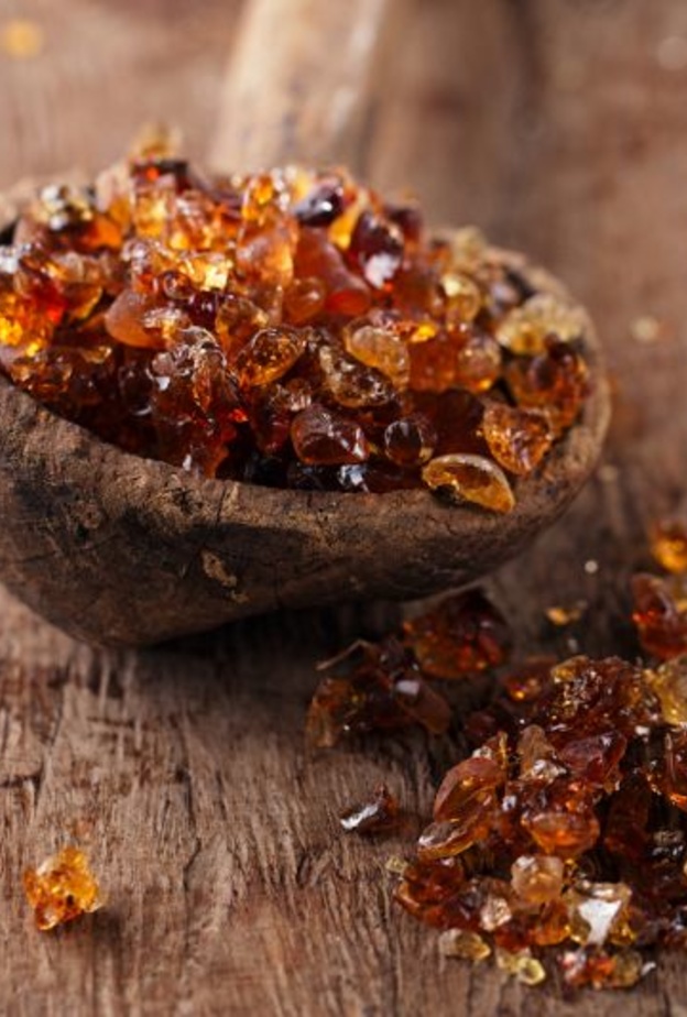  الصمغ العربي غني بالبروتينات و السكريات و الألياف