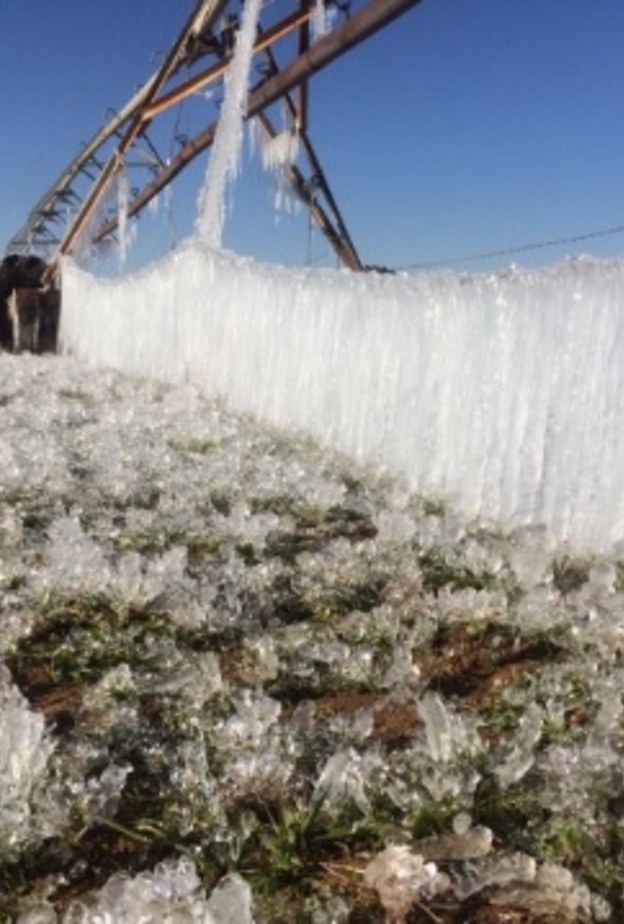 اللون الأبيض للثلوج في منظر خلاب