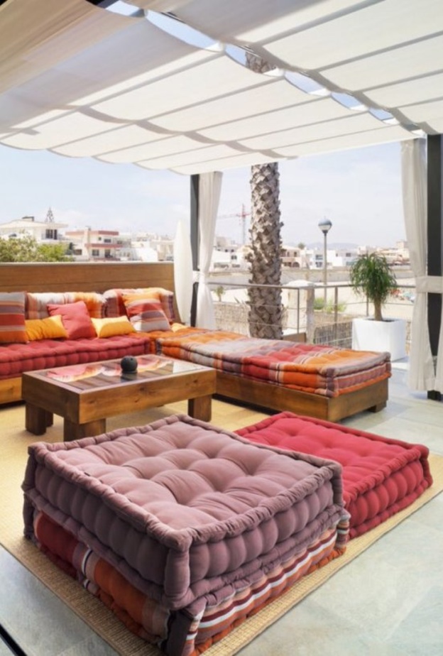 الوان الصيف ستمنح جلساتك الخارجية الأناقة والجمال