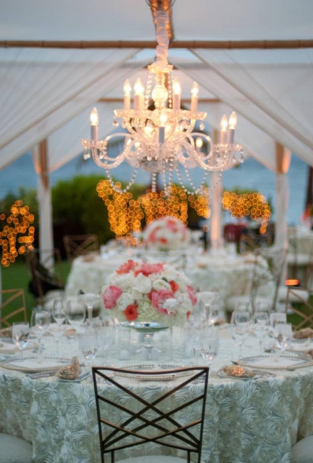 الثريات الضخمة لاناقة ديكور حفل الزفاف