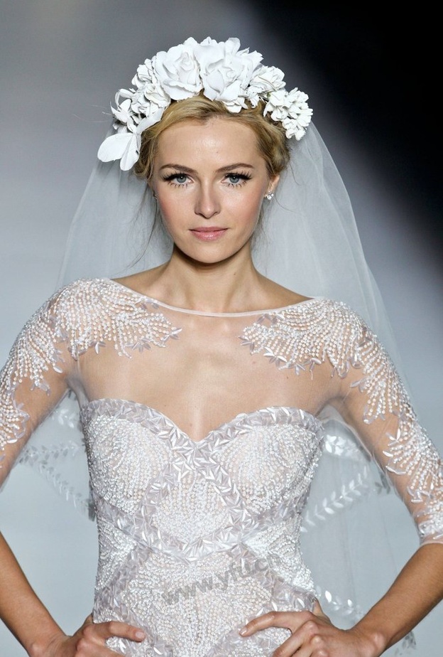 اختاري الطرحة التي تناسب شكل وجهك