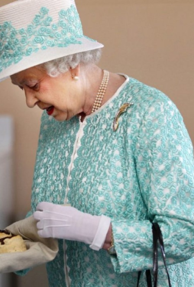 أسرار الطعام الذي تتناوله ملكة بريطانيا