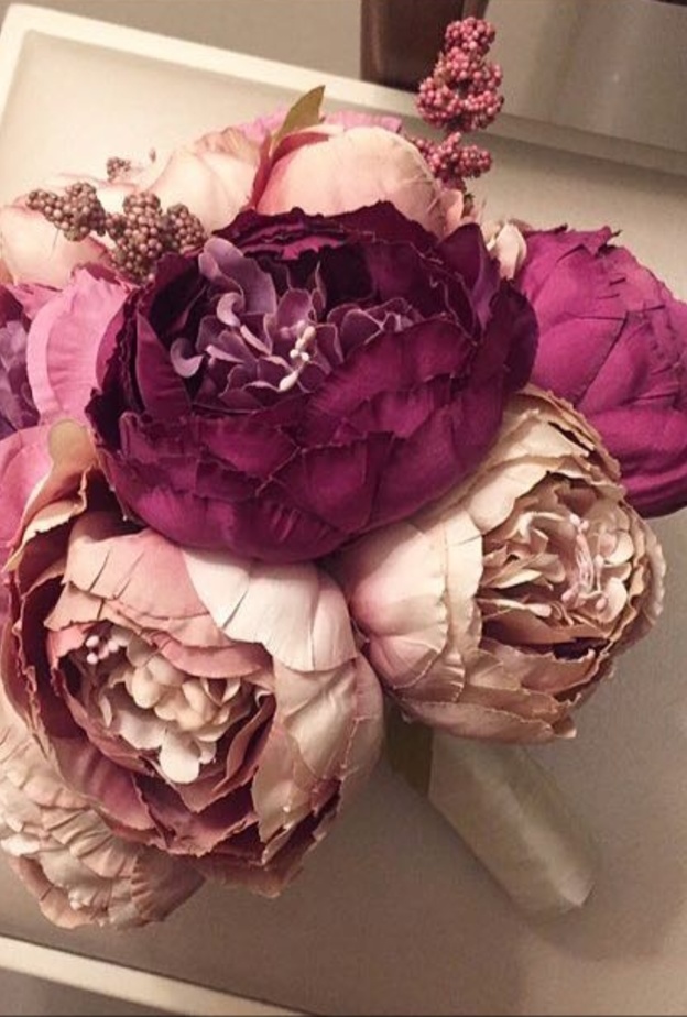 مسكة عروس دائرية من المتخصصة افنان