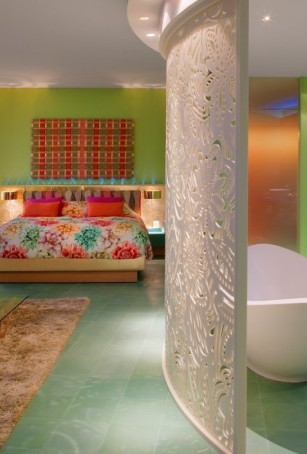 جميع الغرف وأجنحة الفندق في فندق سيمفوني ستايل الكويت تطل على شارع الخليج العربي