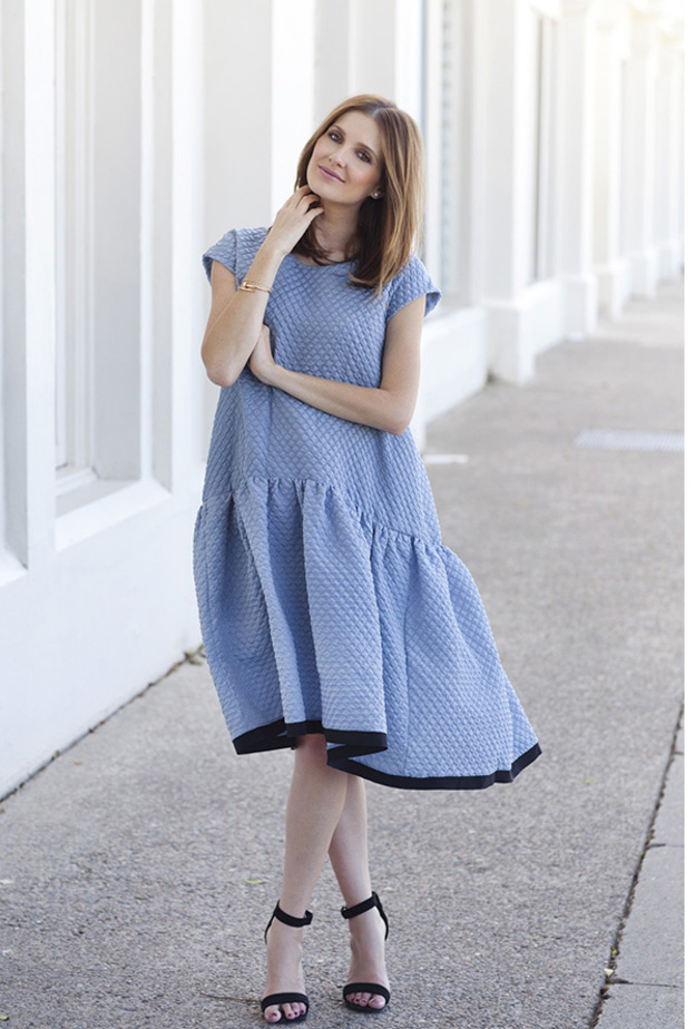 اختاري الفساتين الفضفاضة في حال رغبت باخفاء حملك