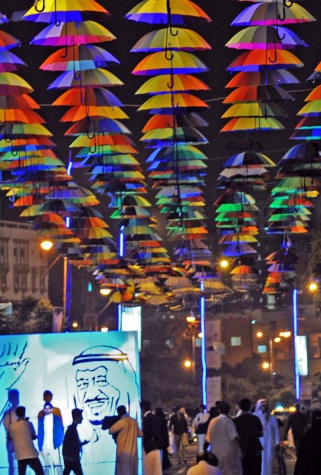 فعاليات متنوعه في شارع الفن في أبها