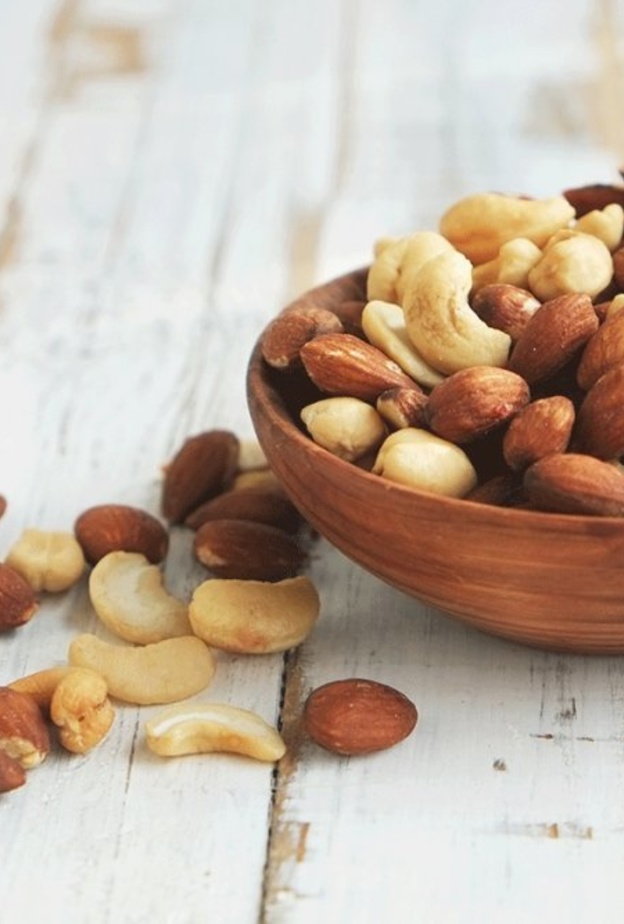 يفيد الفول السوداني في تخفيف الوزن لغناه بالالياف التي تعطي الشعور بالشبع