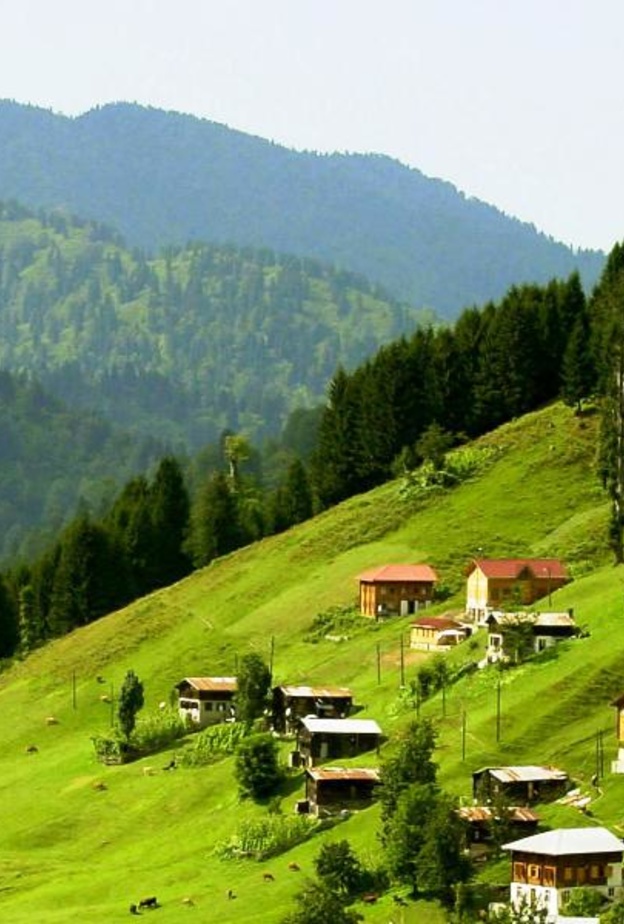 البيوت القروية على منحدرات أوزنجول