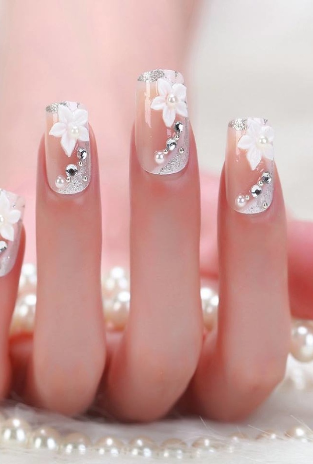 اظافر قوية وجميلة