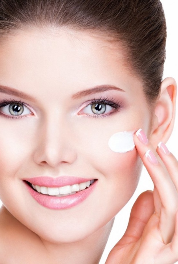 استخدمي الكريمات المغذية لبشرتك