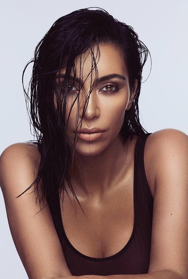 كيم كاردشيان مع خبير المكياج الخاص بها