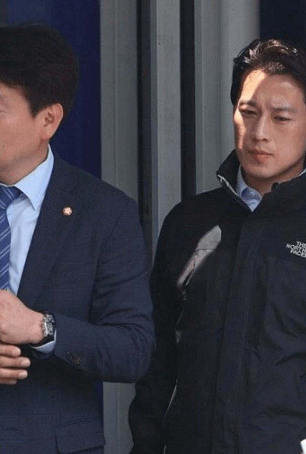 الرئيس الكوري تعمد وضع موظفين وسيمين ضمن فريقه