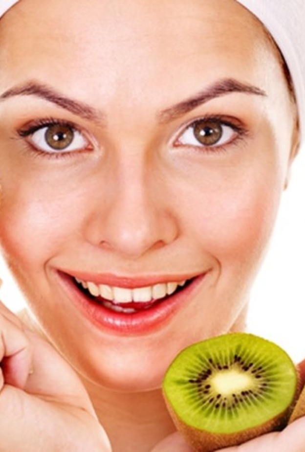 ماسك الكيوي قادر على تخليصك من حب الشباب