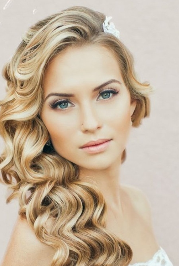 الشعر المجعد هو الأجمل للمناسبات