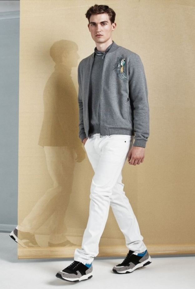 من المجموعة