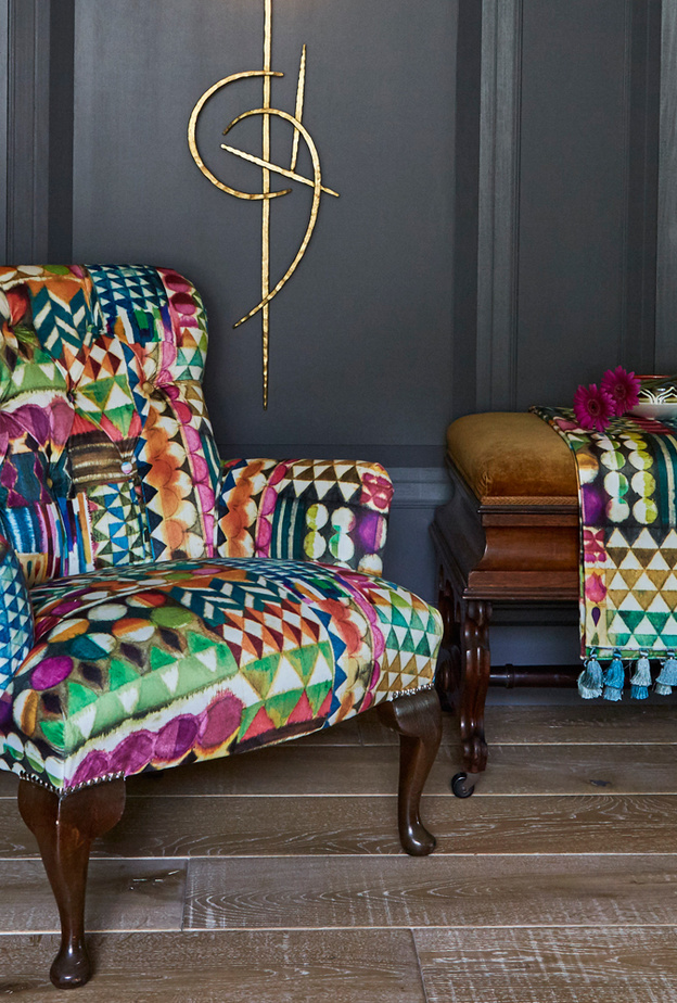 الألوان المشرقة تناسب مواليد برج الحمل 